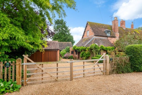 View Full Details for Church Road, Snitterfield, Stratford-upon-Avon