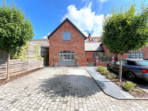 View Full Details for West gate place, Warwick