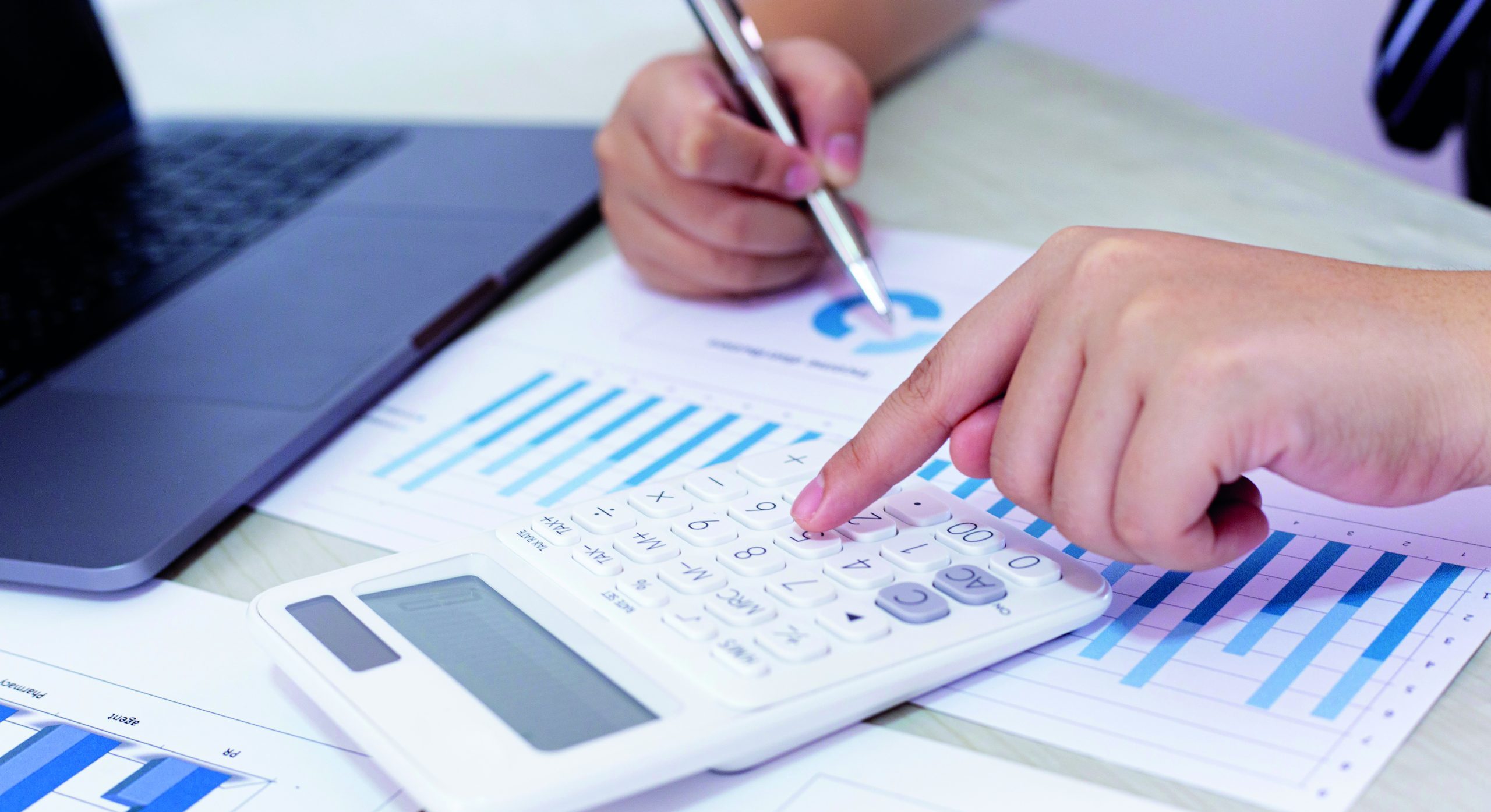 Should I choose a high valuation when selling my house?